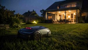 Sicherheitsnachrichten der Woche Hackbarer Mähroboter wird zum realen Albtraum