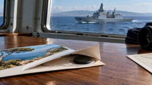5-Euro-Tracker in der Postkarte Wie ein Bluetooth-Sender ein Kriegsschiff verriet – und was das für dich bedeutet